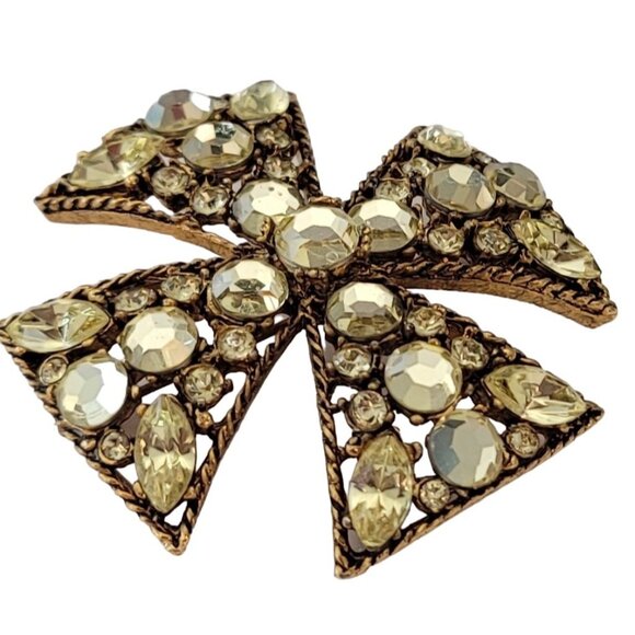 Gold Tone Jonquil Rhinestone Vintage Maltese Cross Brooch Pin E734 - Picture 3 of 10